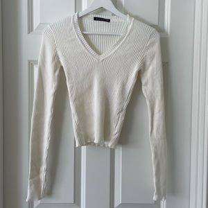 NEW Unworn Brandy Melville Astrid V Neck Sweater